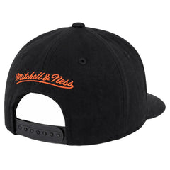 Mitchell & Ness NBA New York Knicks Chrome Logo Black Cap