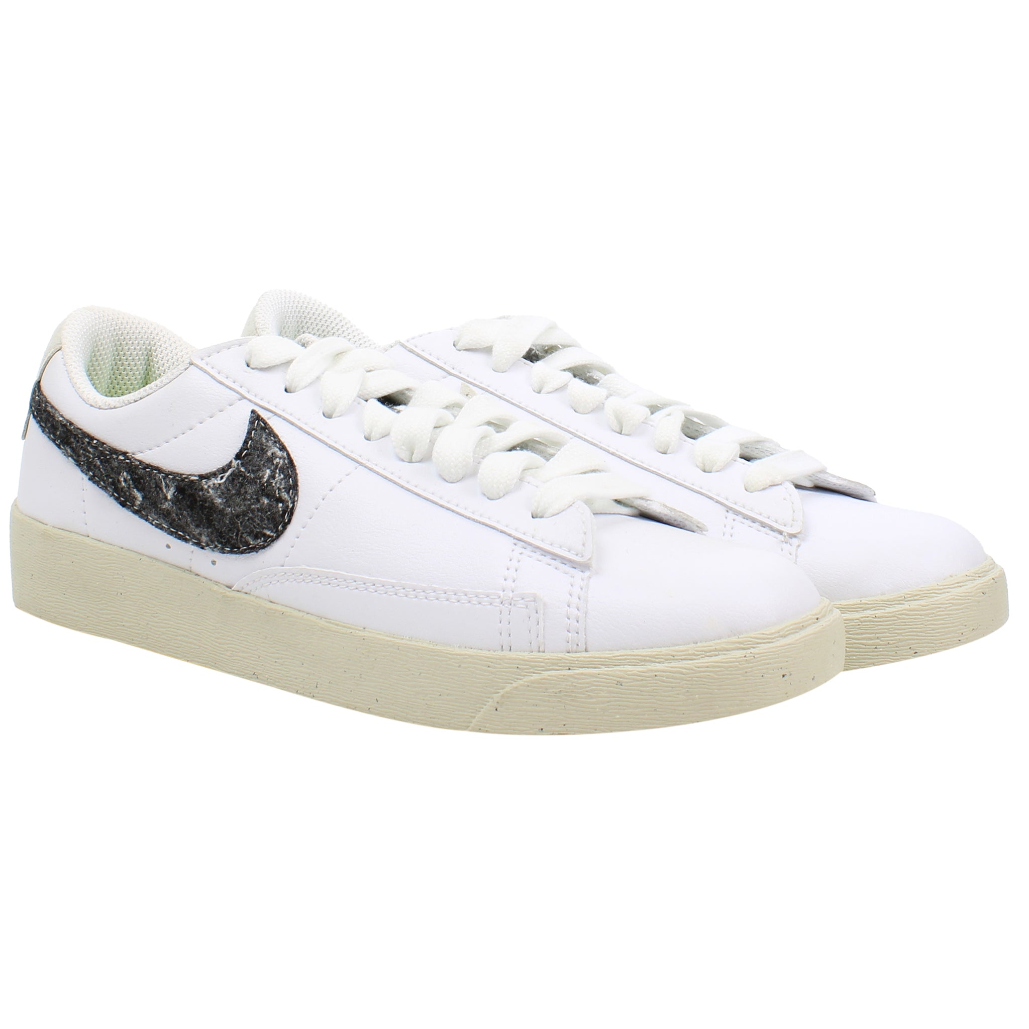 Nike Blazer Low SE Womens White Trainers