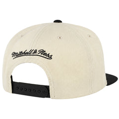 Mitchell & Ness NBA Philadelphia 76ers Vintage Jockey Off White Cap