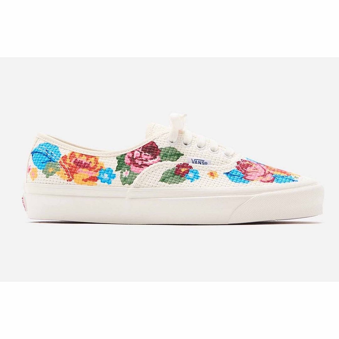 Vans Authentic Needlepoint 44 DX Floral Mens White Plimsolls